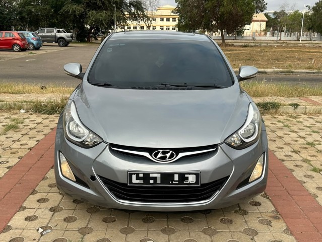 Venda HYUNDAI ELANTRA