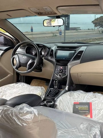 Venda HYUNDAI ELANTRA