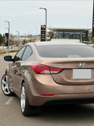 Venda HYUNDAI ELANTRA
