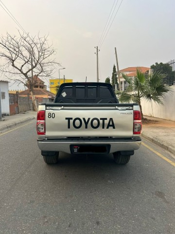 Venda TOYOTA HYLUX