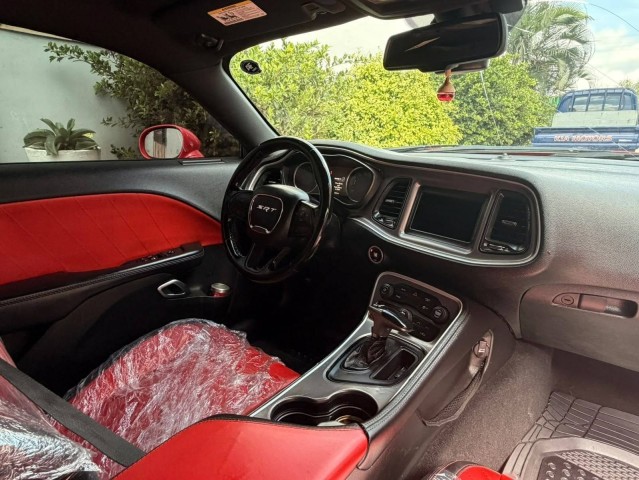 Venda Dodge Challenger SRT V6