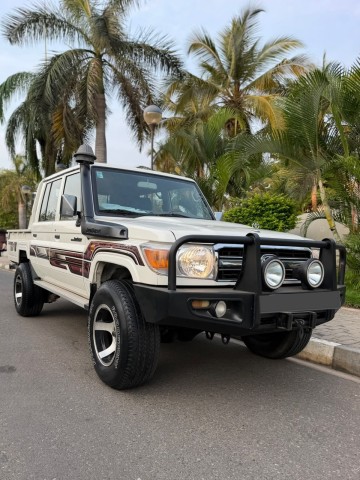Venda TOYOTA LAND CRUISER SEMI NOVO