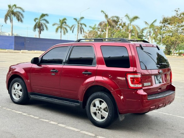Venda Ford escape impecável