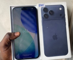 A venda Vendo iPhone 17 Pro Max Novo