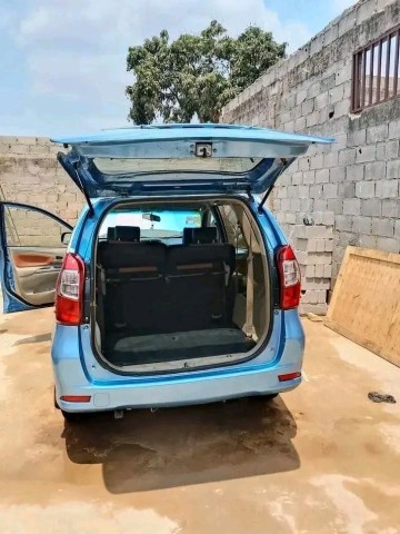 TOYOTA AVANZA