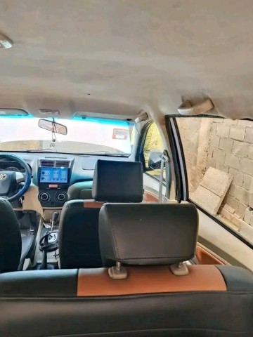 TOYOTA AVANZA