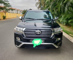 A venda Toyota Land Cruiser VX V8