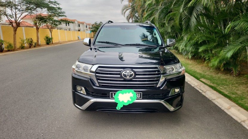 Toyota Land Cruiser VX V8