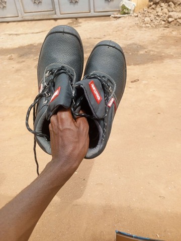 Bota de segurança de cano médio