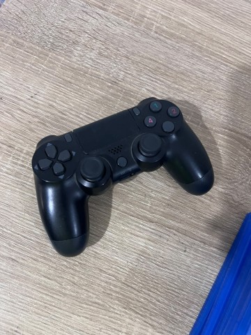 PS4 Slim + 5 jogos