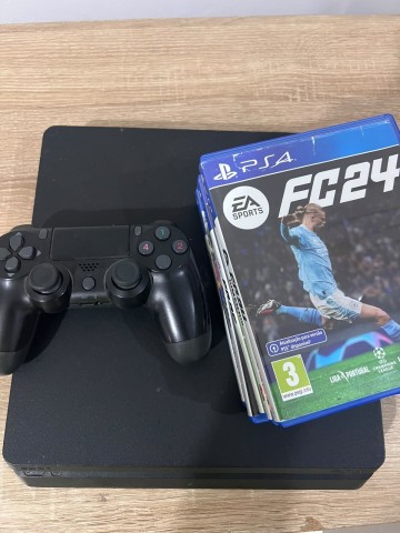 PS4 Slim + 5 jogos
