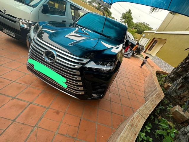 Lexus LX Último Modelo 600