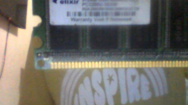 Memoria RAM 512 MB.