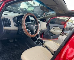 A venda KIA RIO HATCHBACK 2014 | ELEGÂNCIA, CONFORTO E PRATICIDADE