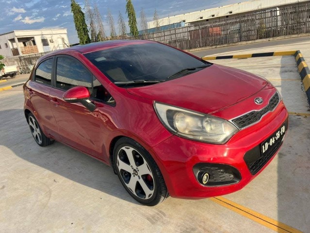 KIA RIO HATCHBACK 2014 | ELEGÂNCIA, CONFORTO E PRATICIDADE