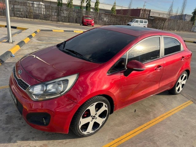 KIA RIO HATCHBACK 2014 | ELEGÂNCIA, CONFORTO E PRATICIDADE