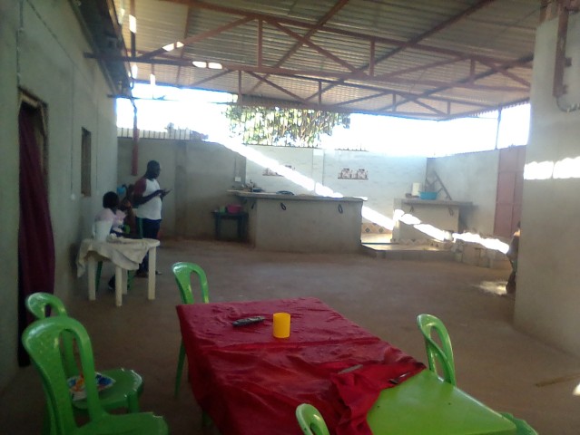 Vendo a ninha casa em viana km30