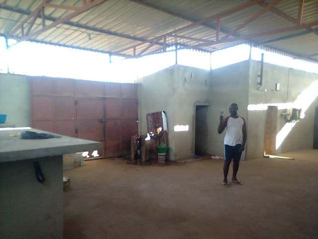 Vendo a ninha casa em viana km30