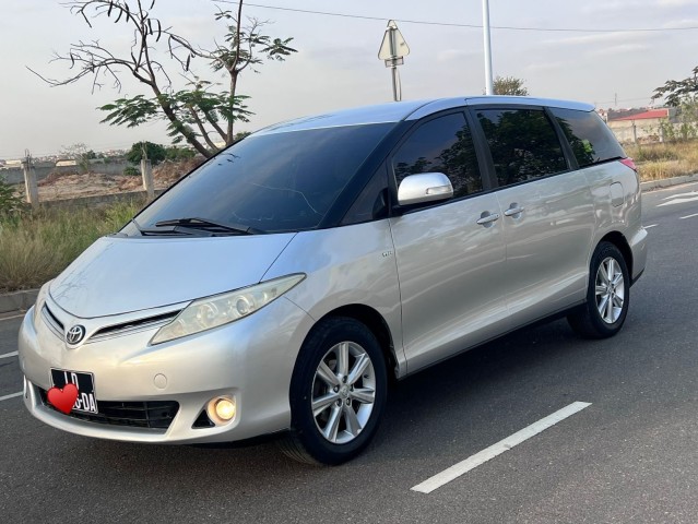 Toyota prévia impecável