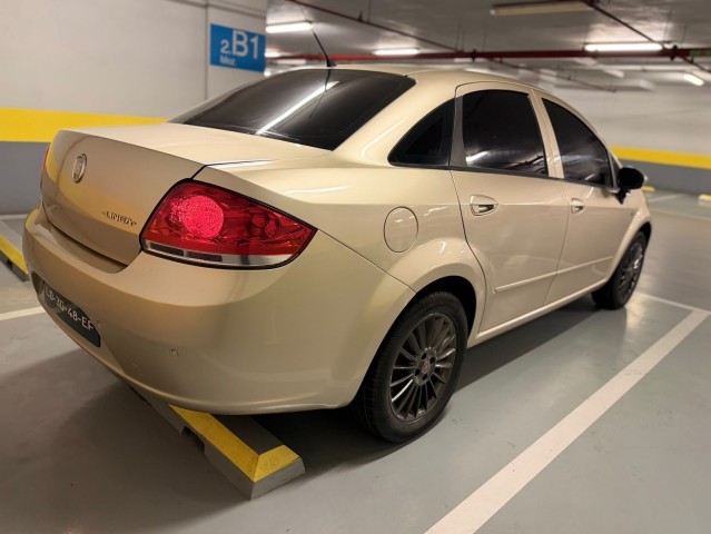 Fiat linea impecável