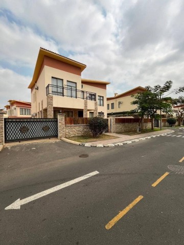 Vivenda no Patriota T4 condomínio kuditemo