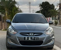 A venda HYUNDAI ACCENT FULL