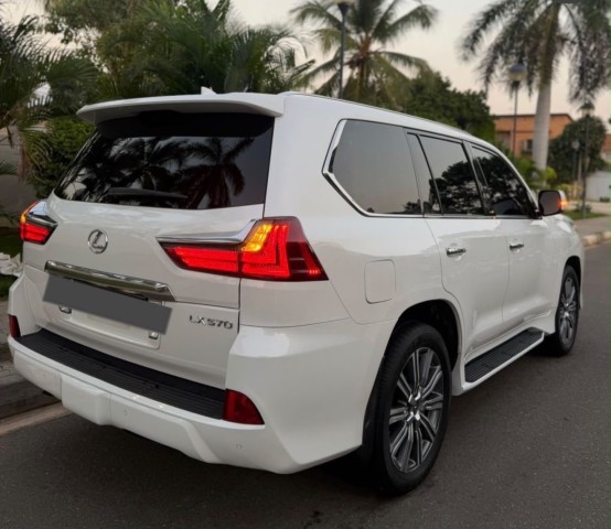 LEXUS 570 FULL EXTRAS