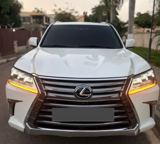 LEXUS 570 FULL EXTRAS