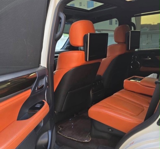LEXUS 570 FULL EXTRAS