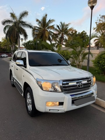 TOYOTA LAND CRUISER -VXR-5.7