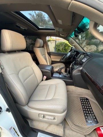 TOYOTA LAND CRUISER -VXR-5.7