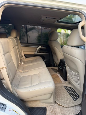 TOYOTA LAND CRUISER -VXR-5.7