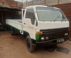 A venda Carrinha Dina 200