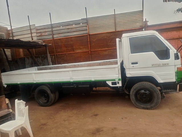 Carrinha Dina 200