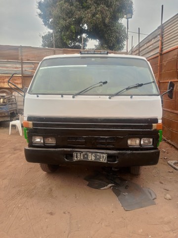 Carrinha Dina 200