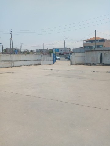 Estabelecimento de 1975 metros na samba beira estrada