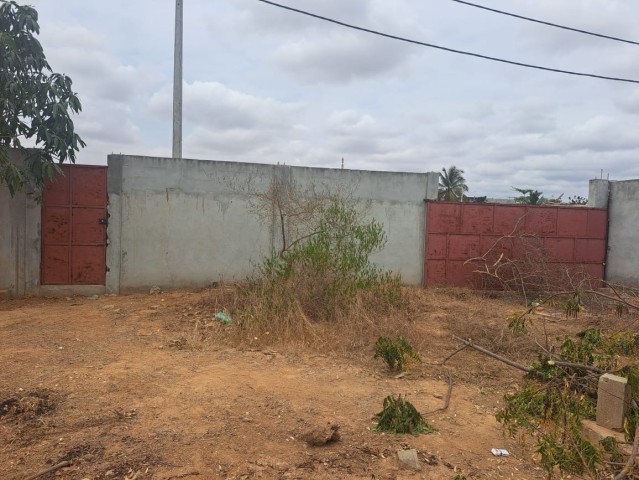 TERRENO 20m x 30m - Benfica