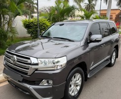 A venda TOYOTA LAND CRUISER V8 Cinzento