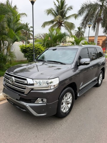 TOYOTA LAND CRUISER V8 Cinzento