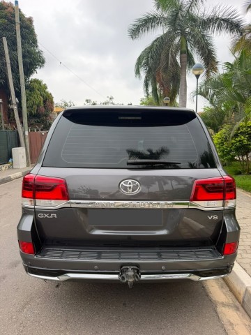 TOYOTA LAND CRUISER V8 Cinzento