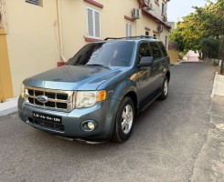 A venda Ford escape impecável