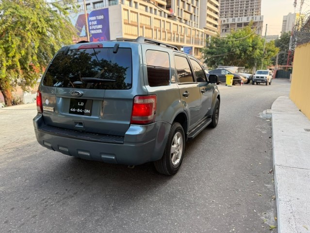 Ford escape impecável