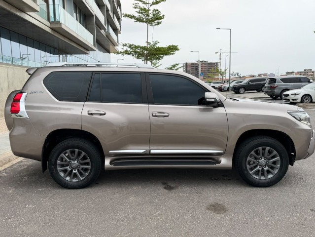 TOYOTA LAND CRUISER PRADO TXL 70 ANNIVERSARY