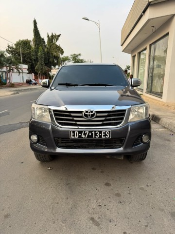 TOYOTA HILUX VVTI MATRÍCULA SÉRIE E