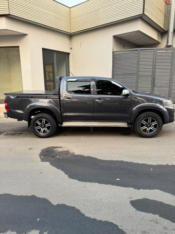 TOYOTA HILUX VVTI MATRÍCULA SÉRIE E
