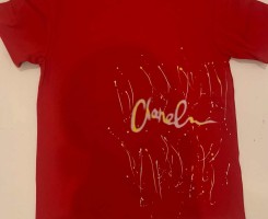 Comprar T-shirt Chanel Vermelha com Estampado Colorido Unissexo