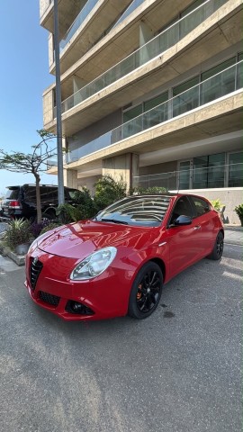 Alfa Romeo giuletta impecável