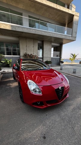 Alfa Romeo giuletta impecável