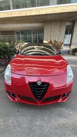 Alfa Romeo giuletta impecável