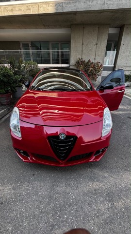 Alfa Romeo giuletta impecável
